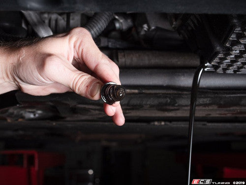 ECS Magnetic Sump Plug With 5 O-Rings -1.8T/2.0T EA888 Gen3